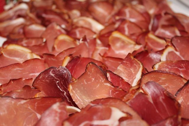 Domácí luncheon meat: Jak si připravit vlastní chutný masový výrobek!