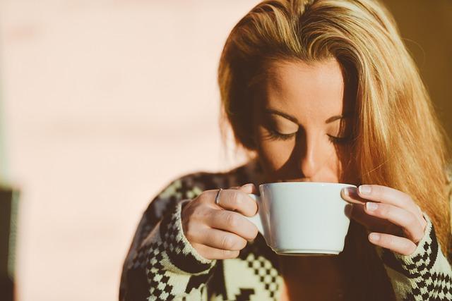 Ideální poměr kávy a vody: Klíč k dokonalé chuti