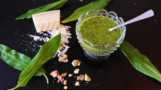 Krok za krokem: Jak si připravit vlastní bazalkové pesto