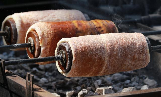 Jak správně péct trdelník: Tipy a triky pro křupavou kůrku