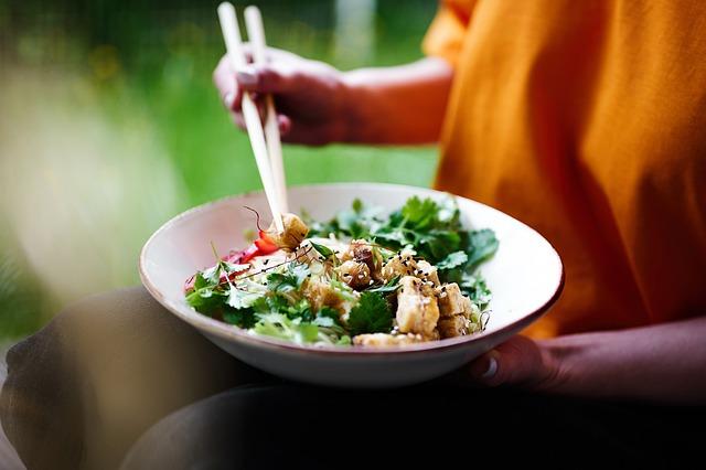 Předpříprava tofu: Marinating a správné krájení