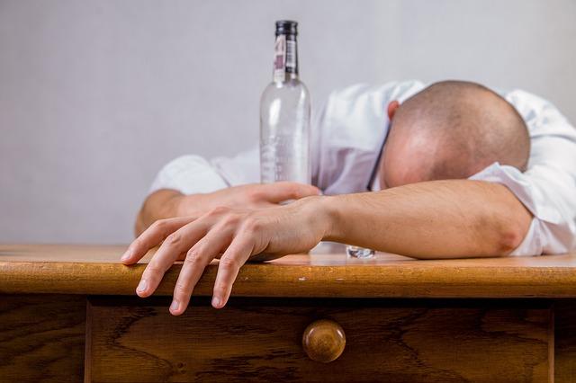 Alkohol​ a úzkosti celiak: Jak se vyhnout problémům