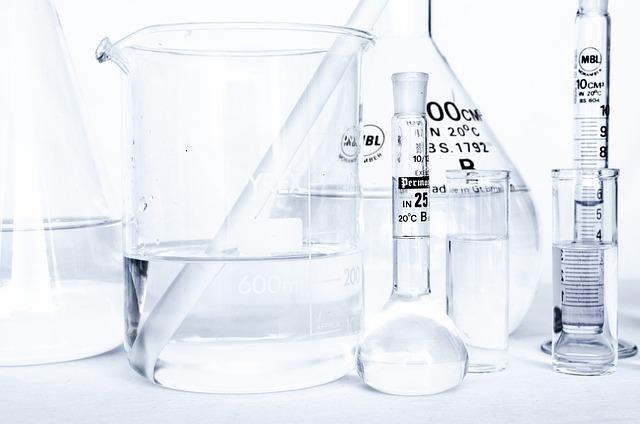 Chemie vůní: Jaké látky ovlivňují naše smysly